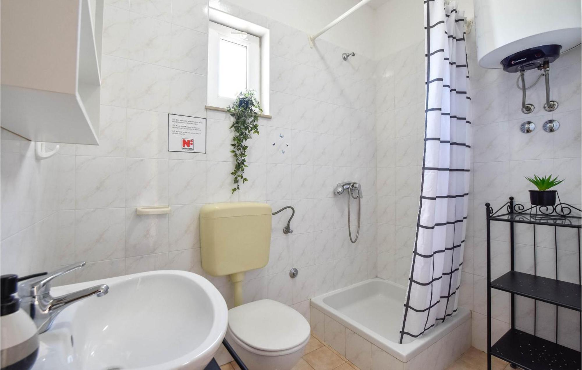 Nice Home In Poljica With House Sea View Marina Exterior foto