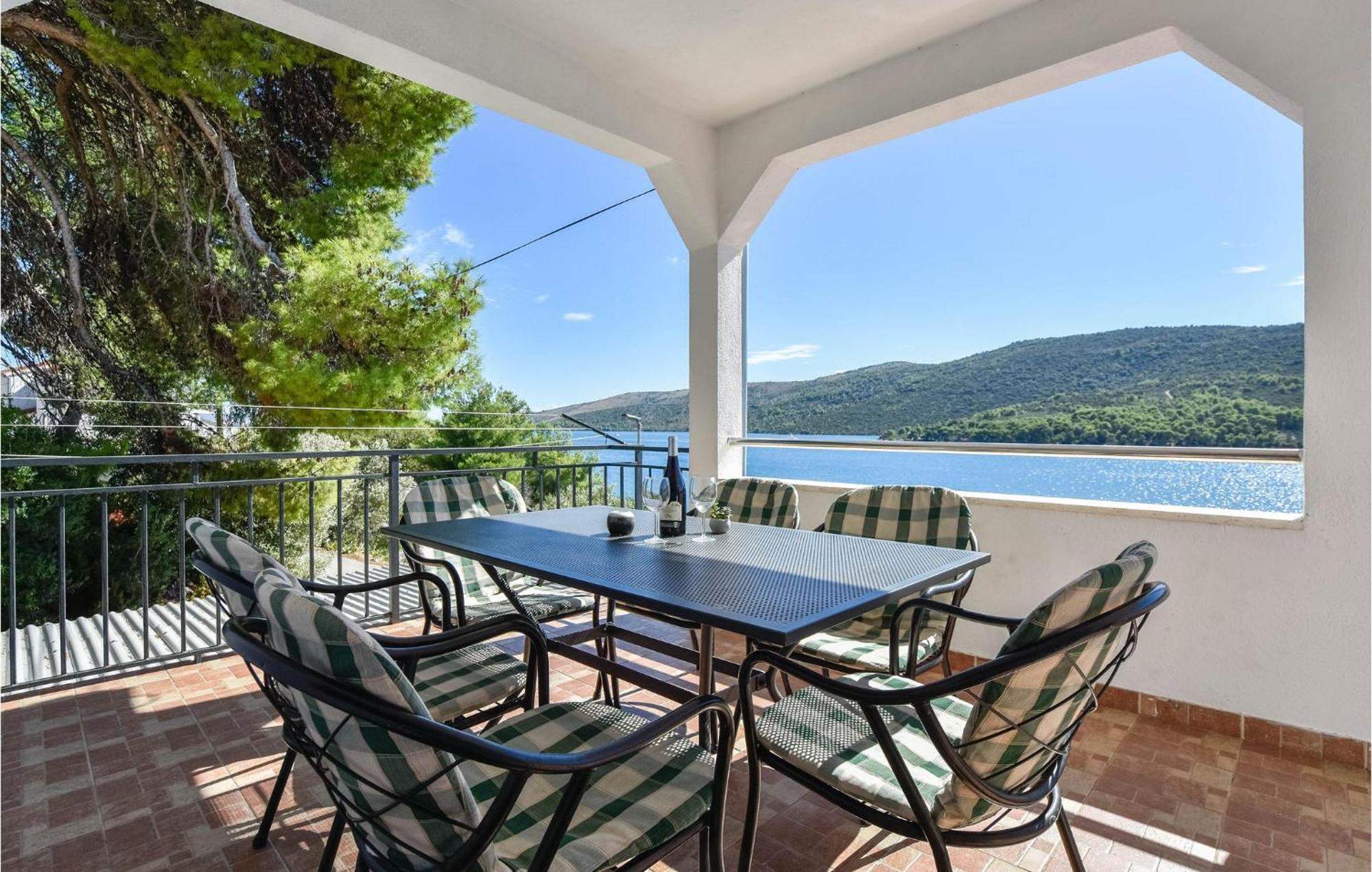 Nice Home In Poljica With House Sea View Marina Exterior foto